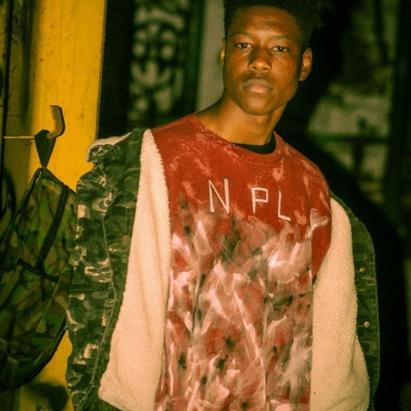 Sweater - Picture 8 of 8